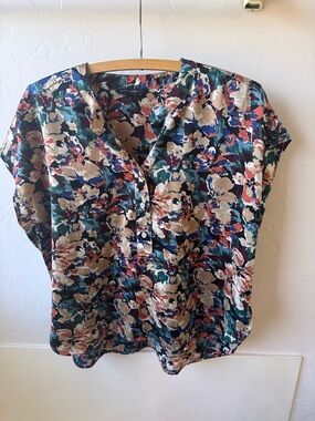 Banana Republic Factory Satin Floral Split Neck Short Sleeve Blouse Top M